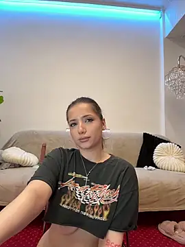 XXX chat uživo modela Angel__Vibe