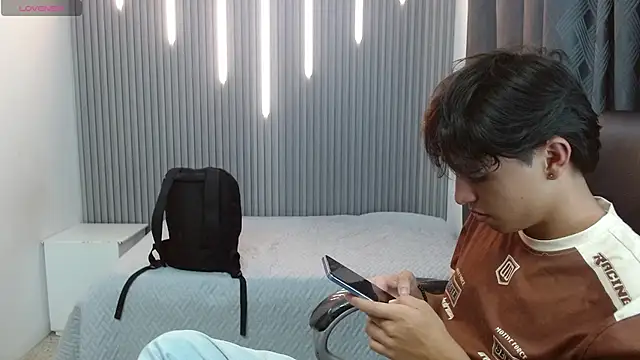 StiwenTwink live XXX chat