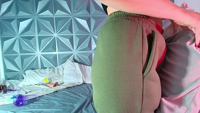 Emmy_lander1 live XXX chat