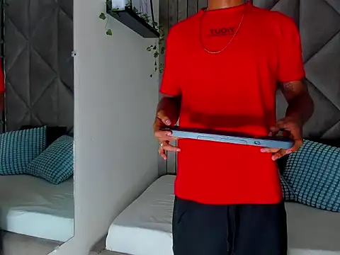 AndrewKenoxx_ élő XXX-chatje