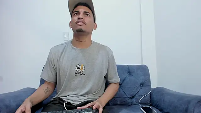 Ares_DAMM Adlı Modelin Canlı XXX Sohbeti