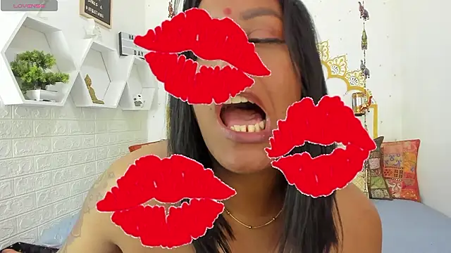 LadyNahir Chat XXX in diretta