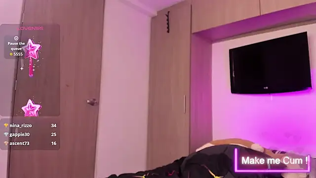 Sophie_whitexxx webcam show