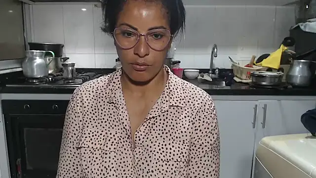 kateleyagrey Show in webcam