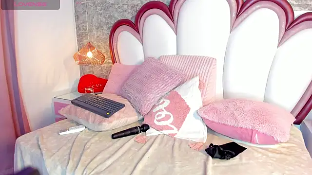 EmmaCrush live XXX chat