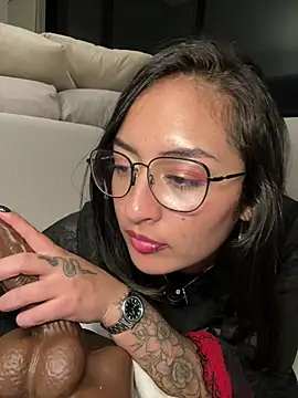 Chatroom XXX en direct de Rae_Lil_White