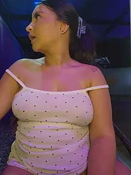 دردشة Pretty_Julieta الجنسية المباشرة