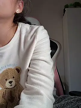 Adriennesexxx Chat XXX in diretta