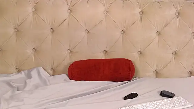 SarahLynz Adlı Modelin Canlı XXX Sohbeti