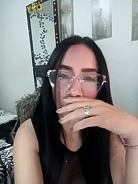 YaraDuartee 即時 XXX 聊天