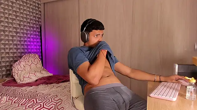 Pertunjukan Kamera Web Keinner_BigDick