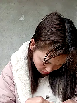 Anna_516 Adlı Modelin Canlı XXX Sohbeti