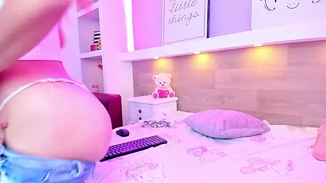 ZoeMoon-1 Chat XXX in diretta