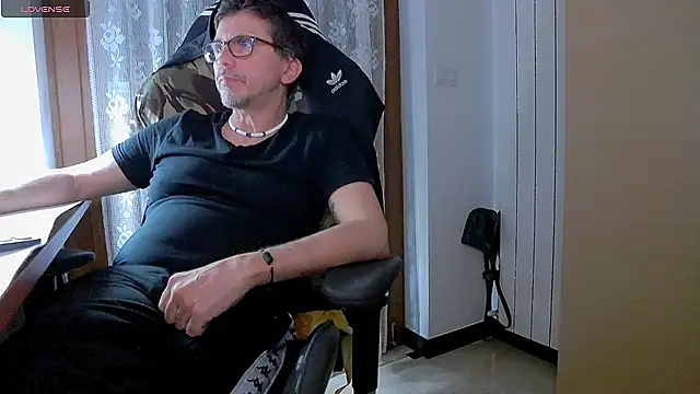 roby24m2 Chat XXX live