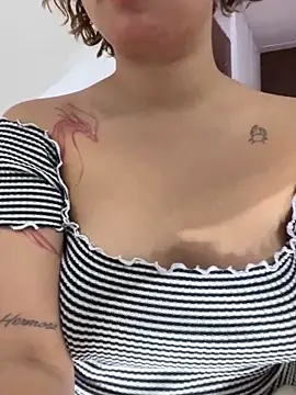 lana_rousse01のウェブカメラショー