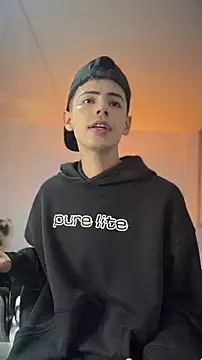 XXX chat uživo modela Sebastian_Reed