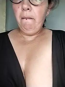 _Saraqueen Adlı Modelin Canlı XXX Sohbeti