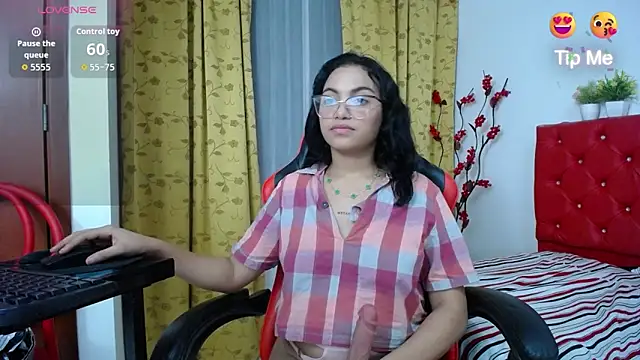 Chat +18 de valeria_martinez19 ao vivo