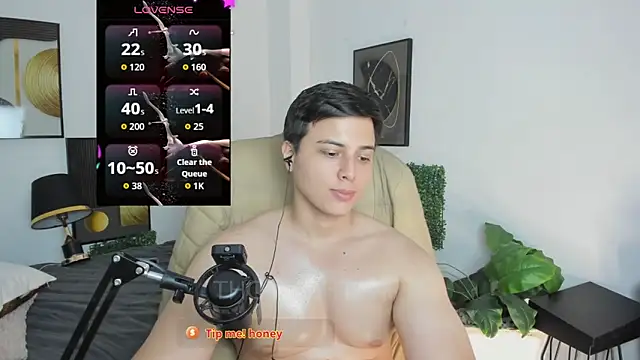 Živý XXX chat Thom_Ohtani