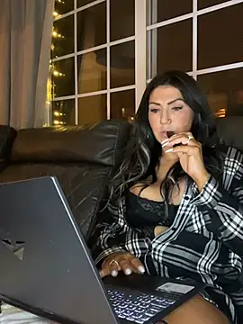 Chat XXX en directo de LittleMissEeve