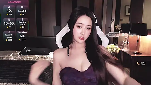 Aurora_-77 Chat XXX in diretta