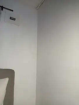 -Vanya-'s Live XXX Chat