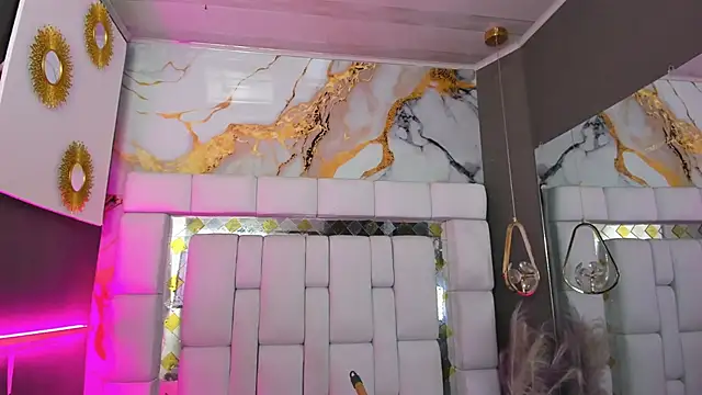 Natasha-Adams' Live XXX Chat