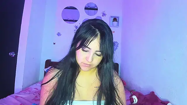 Penelopeflame18's Live XXX Chat