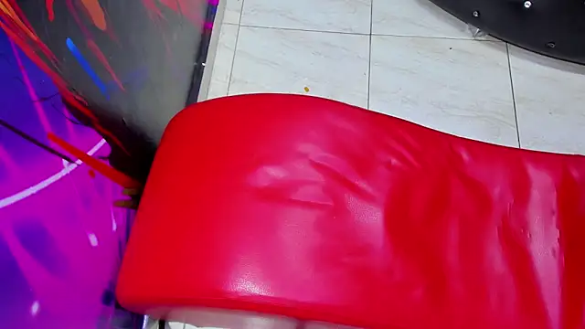 Онлайн чат XXX hot-threesome