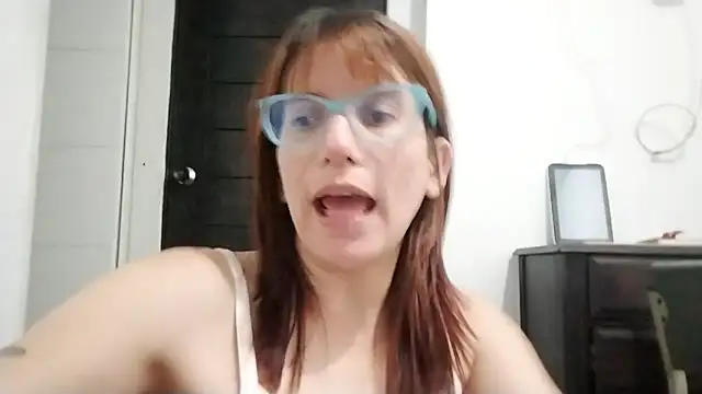 Chatroom XXX en direct de Luna-e-Franco1