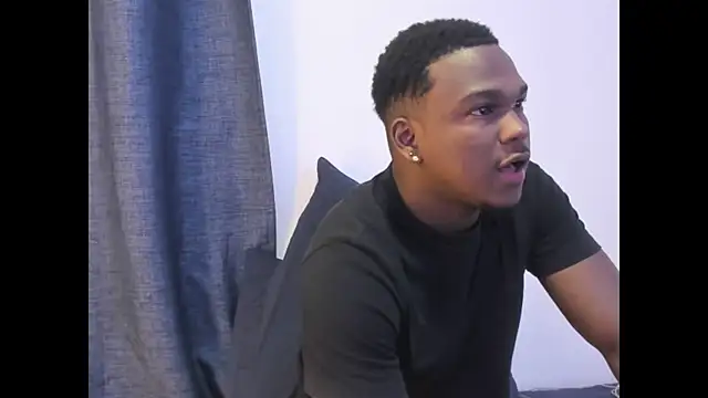 Troykhalil Adlı Modelin Canlı XXX Sohbeti