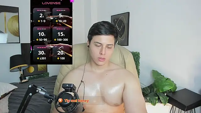 Thom_Ohtani Adlı Modelin Canlı XXX Sohbeti