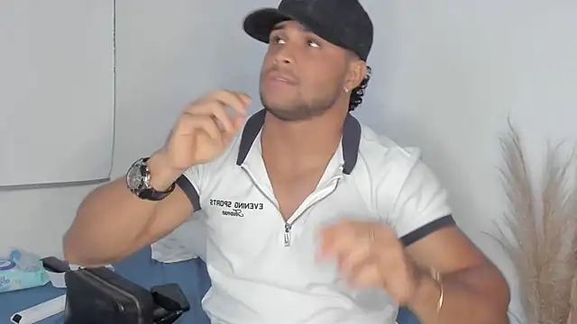 Evansdark1 Adlı Modelin Canlı XXX Sohbeti