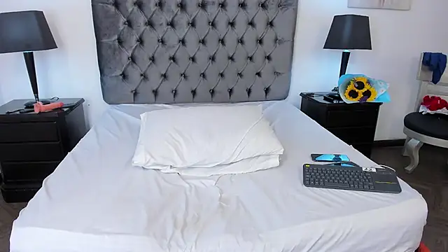 Kiri_Black_ élő XXX-chatje