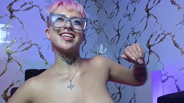 Rebeka-baker élő XXX-chatje