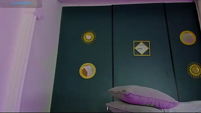 lia_sexx19n Live XXX chat