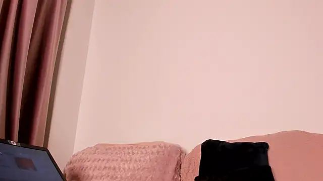 Pertunjukan Kamera Web LexxiLow