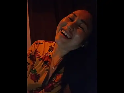 Ugly-FilipinaのライブXXXチャット