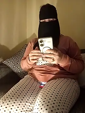 LONA-_- Live XXX-chat