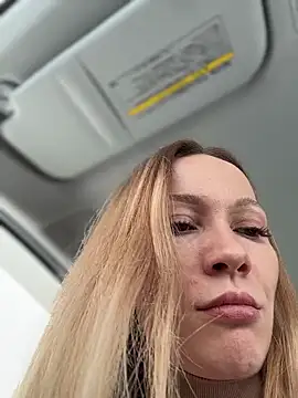 LavenderHot Show in webcam