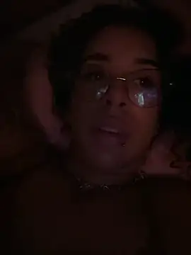 Woo_isDaphne élő XXX-chatje