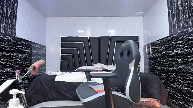 Ladyy_Scarlett Adlı Modelin Canlı XXX Sohbeti