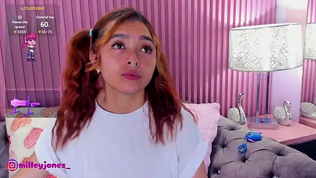 Chat +18 de MilleyJones ao vivo