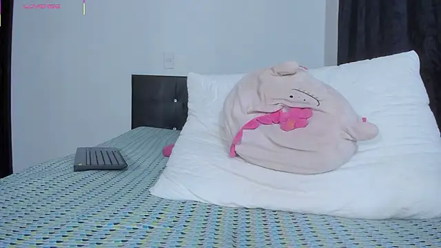 juanaaa_240 élő XXX-chatje