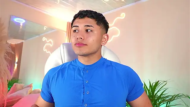 دردشة MatiasKorn الجنسية المباشرة