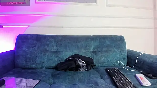 Adrian_VoltのライブXXXチャット