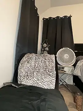 Exotic_Queen_ Live XXX Chat