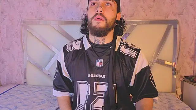 Benny_and_Mark's Live XXX Chat