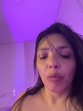 دردشة LaraDanverss الجنسية المباشرة