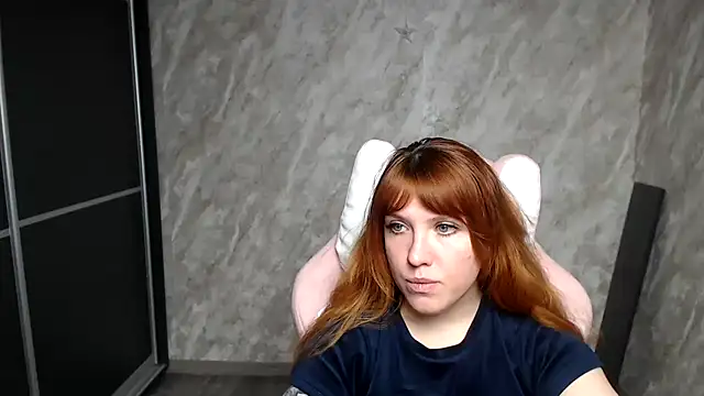 Reginasmilee Chat XXX in diretta
